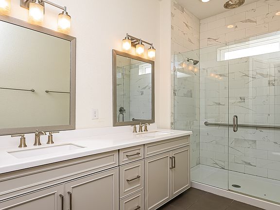 5th image of 7437 Beach Walk Pl