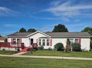 1115 W 8th St, Perry, IA 50220