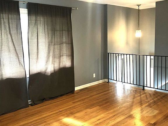 5th image of 10934 Leavenworth St