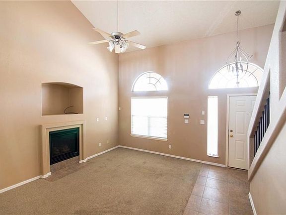 3rd image of 6016 Palmdale St