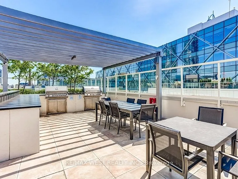 15 Queens Quay E #1006 — Photo 46