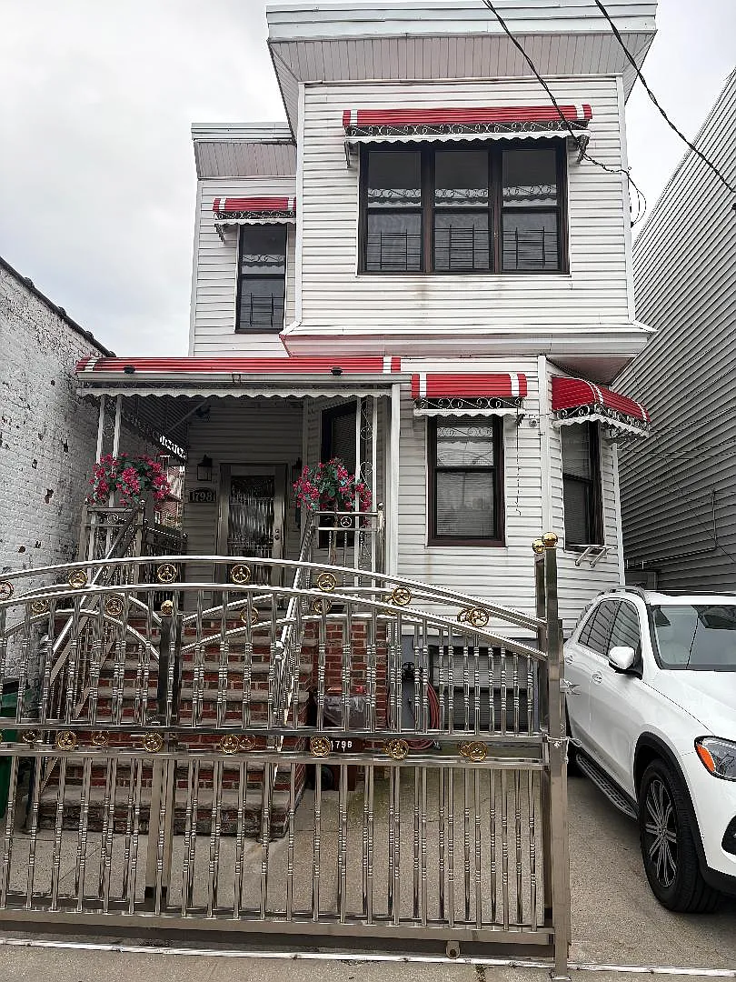 3 bed, 1200 sqft, $3,800 — Photo 1