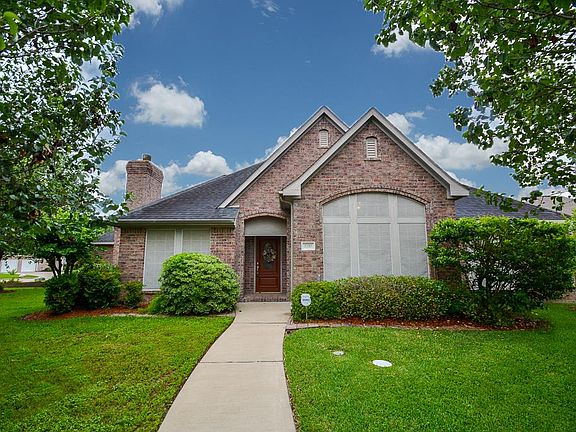 2nd image of 1110 Dogwood Ln