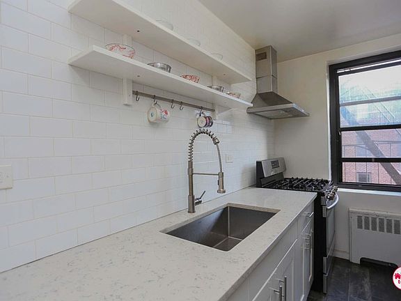 4th image of 32-45 90th St #507-32-45