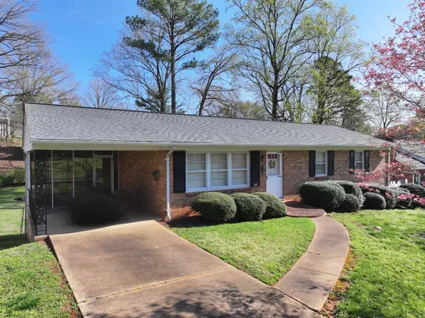 344 Starmont Dr, Danville, VA 24540