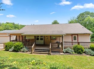41 Fox Den Dr, Burnsville, NC 28714