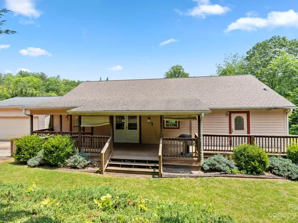 41 Fox Den Dr, Burnsville, NC 28714