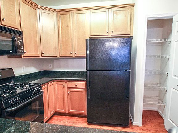 4th image of 3850 Lightfoot St Unit 256