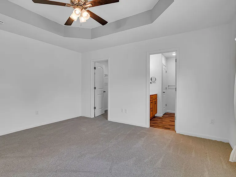 170 Travis St — Photo 26