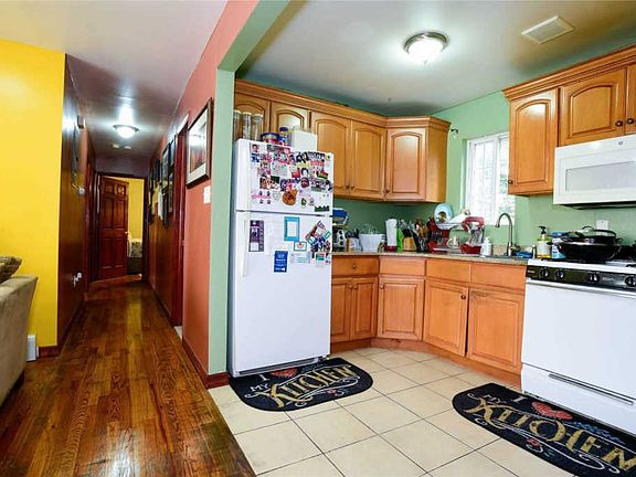 3rd image of 118-69 Montauk St