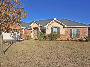 19550 Sandhill Ln, Flint, TX 75762