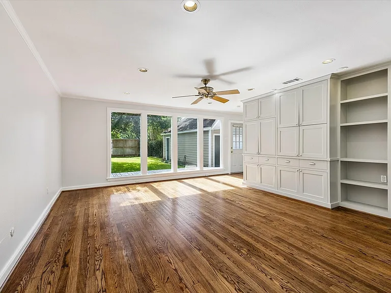 6417 Westchester St — Photo 12
