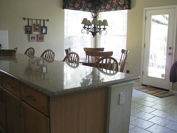 Kitchen/Dining Area