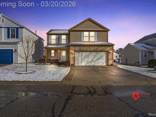 5035 Meadow Crest Cir, Holly, MI 48442