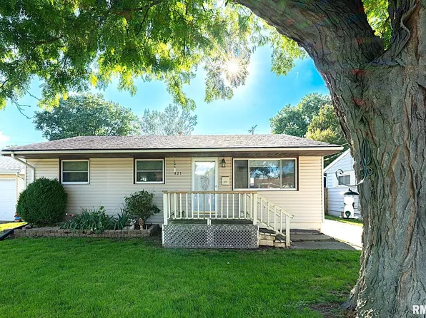 421 Capri St, Pekin, IL 61554