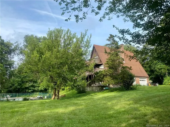 23R Carriage Drive, Durham, CT 06422