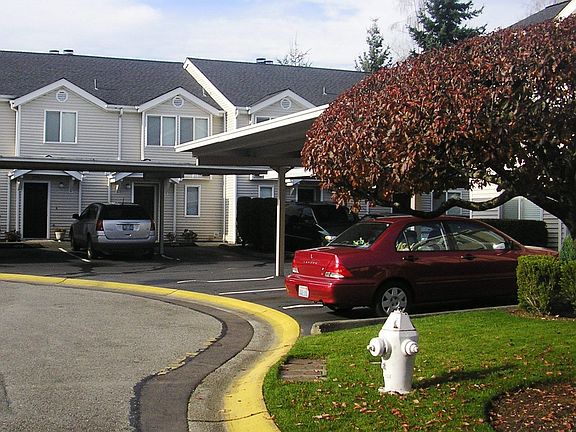 Small, private cul de sac community