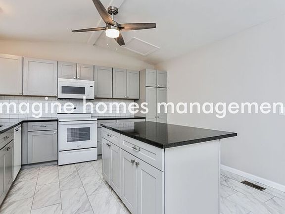 5th image of 408 Willow Wood Ct
