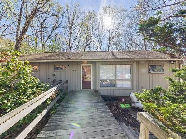 118 Vaughn Hill Rd, Bolton, MA 01740