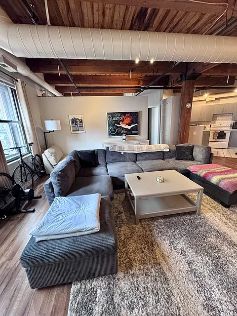 1 bed, 921 sqft, $2,500 — Photo 4
