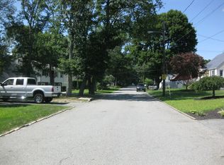 140 Winifred Ave, Warwick, RI 02889