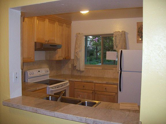 2nd image of 2201 Olivegate Ln