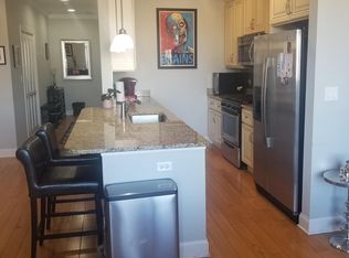 2352 W Byron St UNIT 201, Chicago, IL 60618