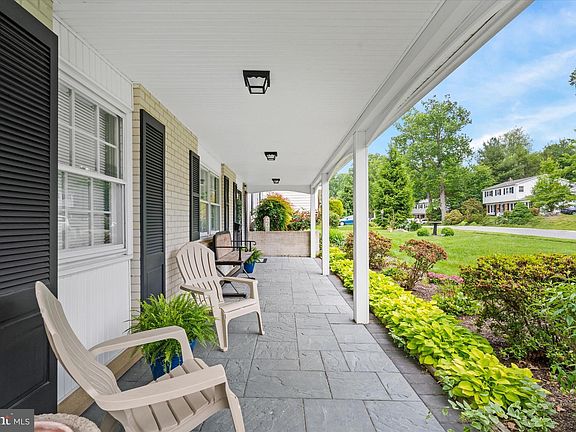 5th image of 15 Vassar Dr