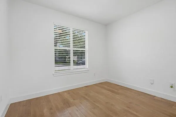 11210 Log Cabin Ln — Photo 6