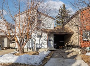 5612 92c Ave NW, Edmonton, AB T6B 2K6