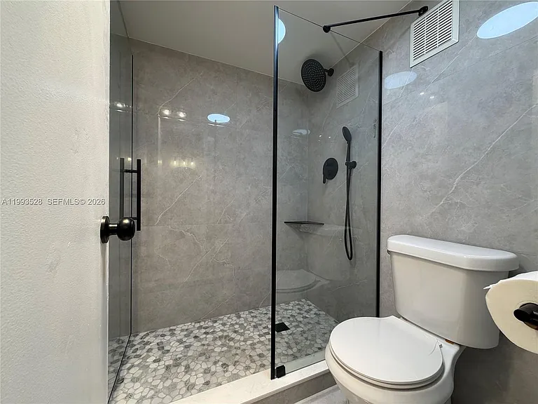 400 Commodore Dr #101 — Photo 29