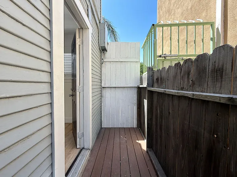 1706 Sherman Pl — Photo 7