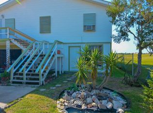 12128 Ostermeyer Rd, Galveston, TX 77554