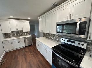 955 Amsterdam Ave, East Patchogue, NY 11772