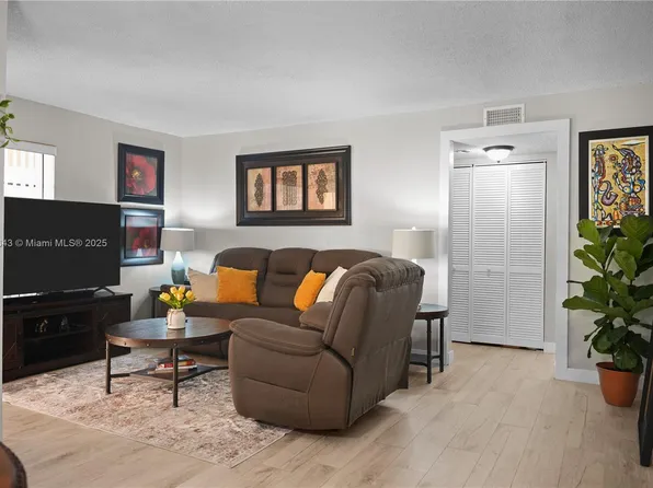 9285 SW 125th Ave APT 103, Miami, FL 33186