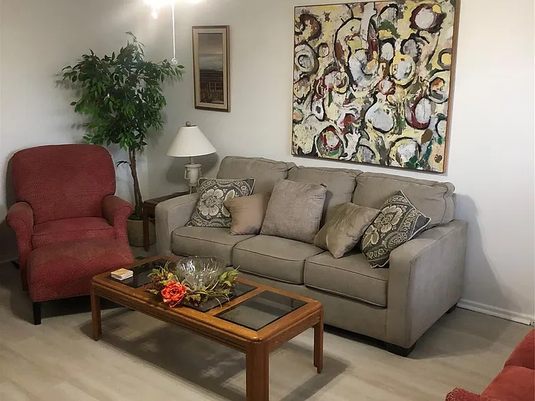 850 SW 133rd Ter #B406 — Photo 3