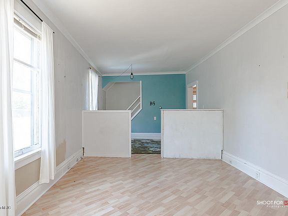 5th image of 1121 Columbus Ave