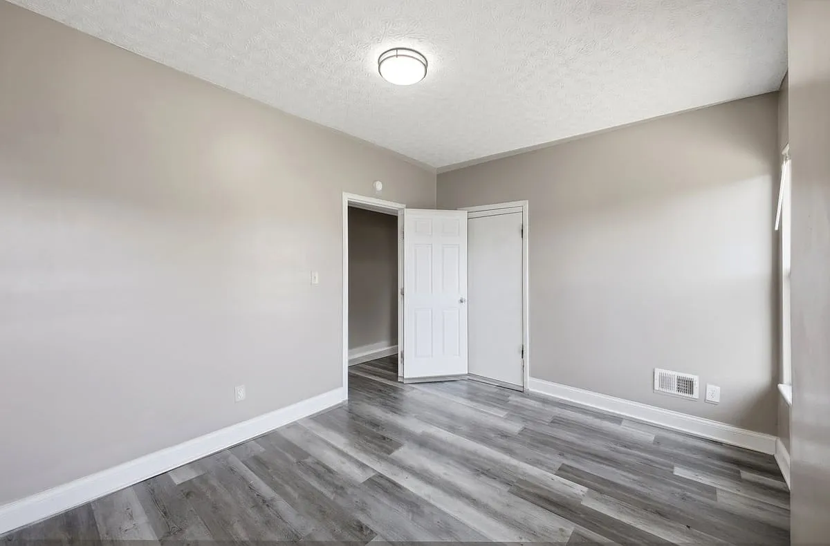 Building Photo - 393 Saint Clair Ave