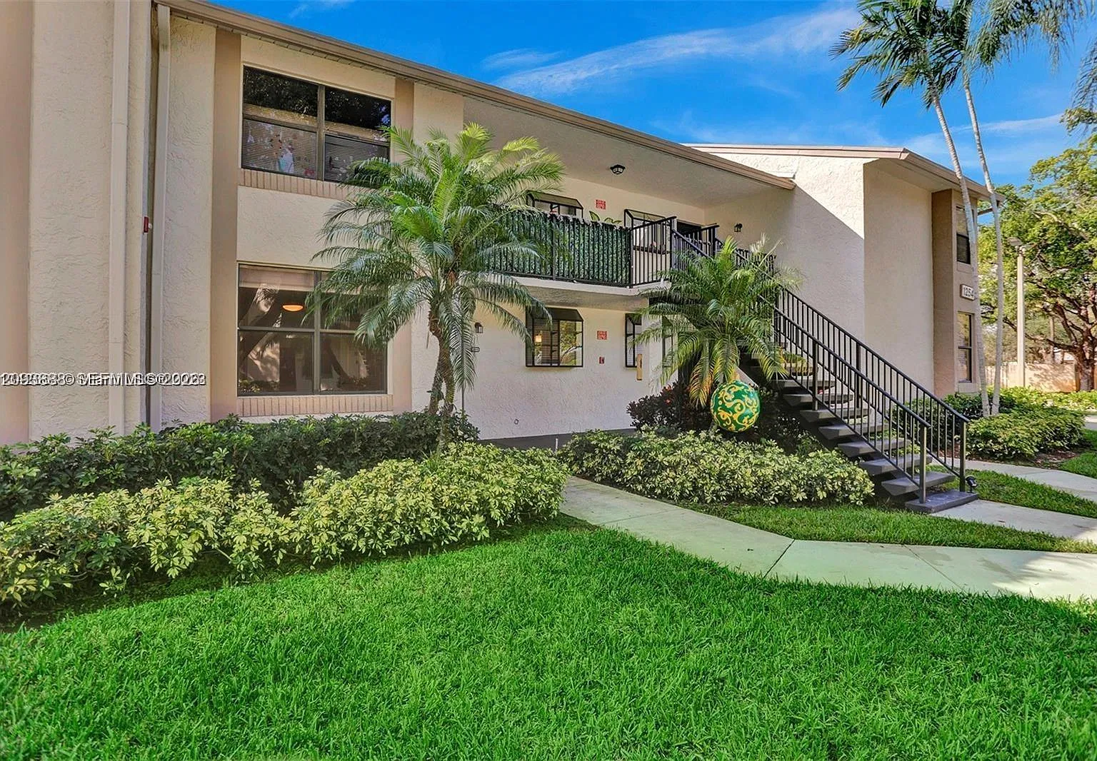1258 S Military Trl — Photo 1