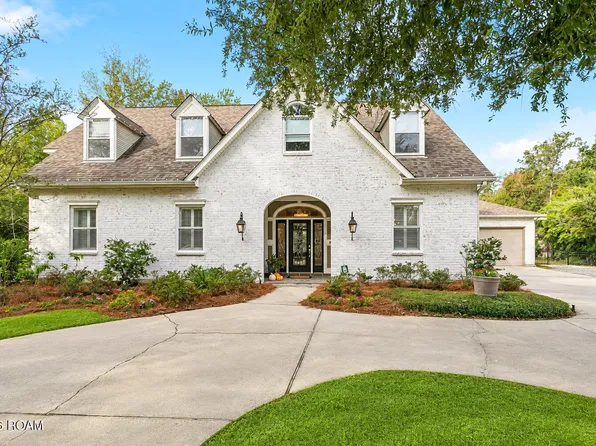 6 Falcon Dr, Mandeville, LA 70471