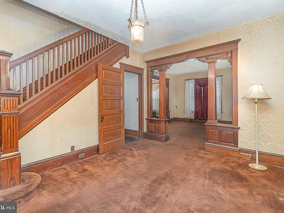 5th image of 770 Main St