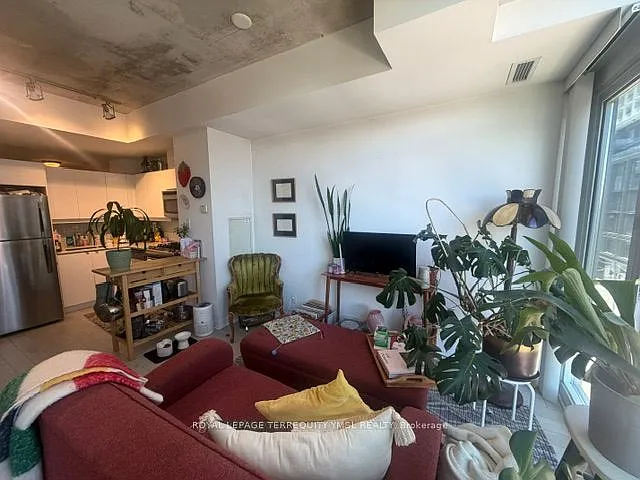 127 Queen St E #504 — Photo 14