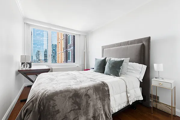 Rented by Compass | media 52