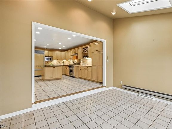 5th image of 38 Hunters Circle