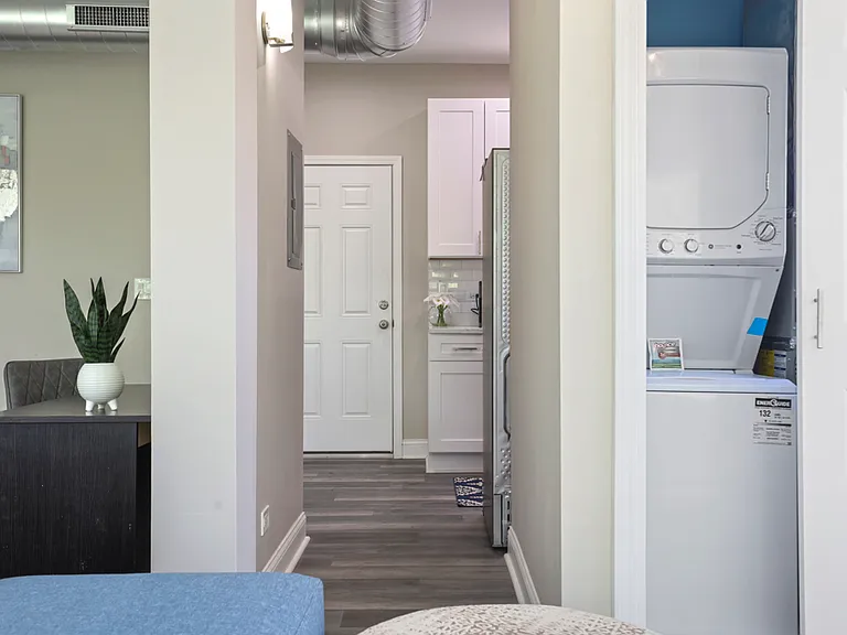 1111 Bonnie Brae Pl #3E — Photo 6