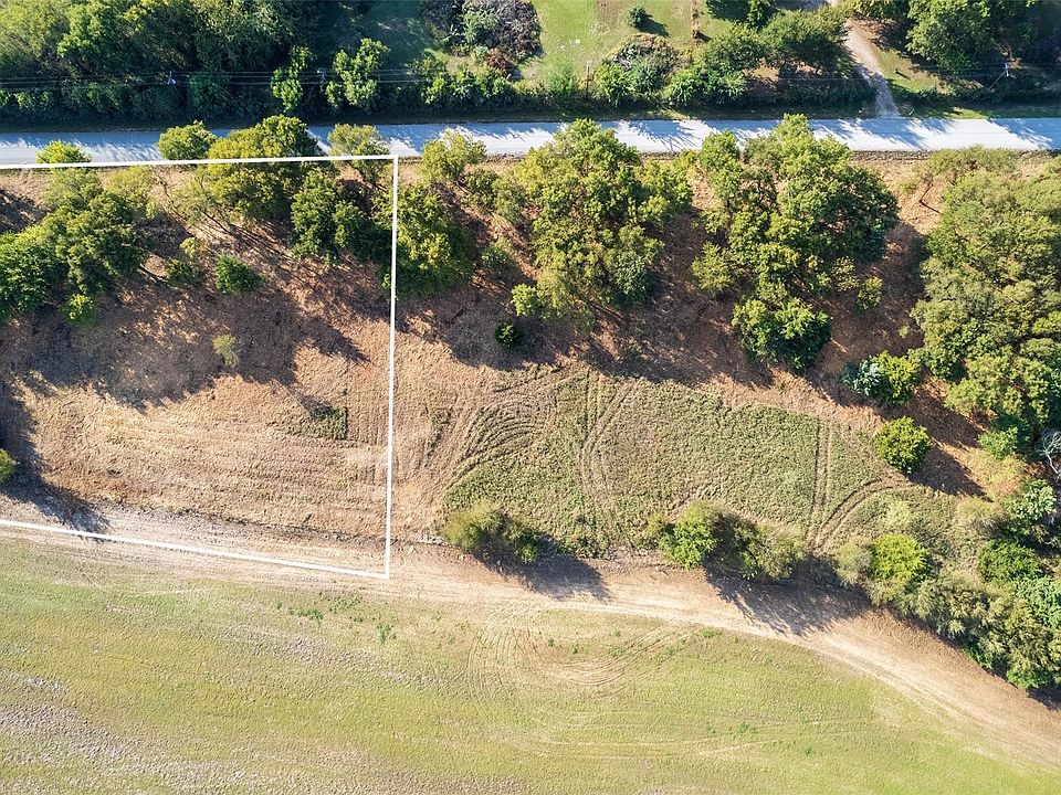 2nd image of 5 McFarlin Rd