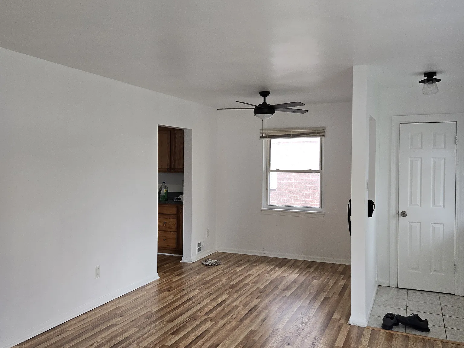 3 bed, 1100 sqft, $1,600 — Photo 3