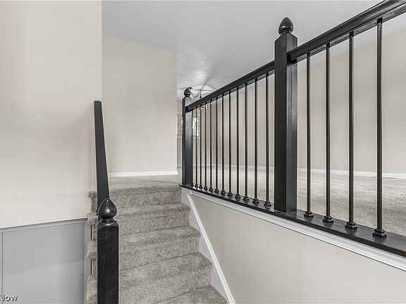 4th image of 335 Chestnut St