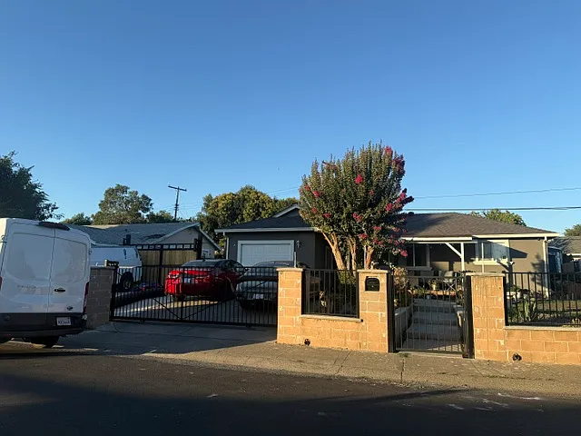 5931 Mascot Ave — Photo 3