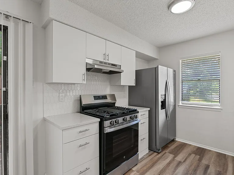 11411 Walnut Ridge Dr — Photo 25